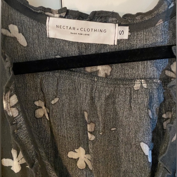 NWOT Nectar Floral Blouse - Picture 3 of 3